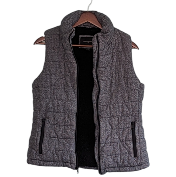 Banana Republic Vest with faux Sherpa lining Size Small - Picture 2 of 11